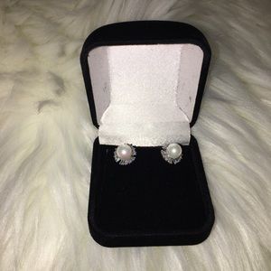 NWT!!! 18k White Gold Plated Earrings